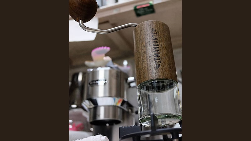 Gadget Keren untuk Pecinta Kopi - Manual Coffee Grinder